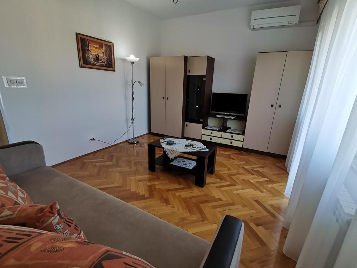 Apartment Grzin Ловран Екстер'єр фото