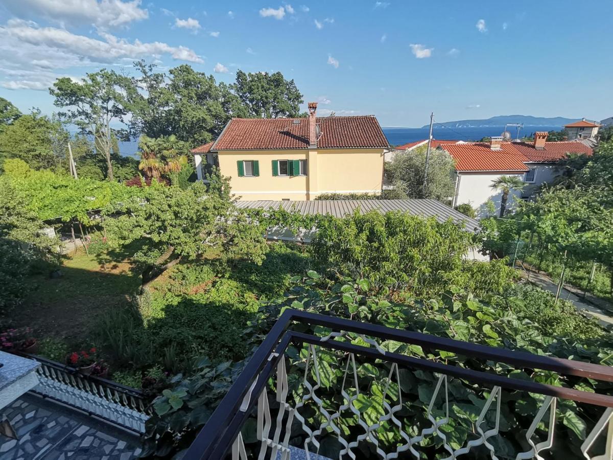 Apartment Grzin Ловран Екстер'єр фото